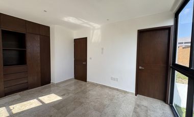 CASA CON ESTUDIO EN PB EN VENTA EN PUNTA TIBURON