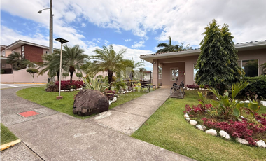 VILLA NAVONA - BRISAS DEL GOLF