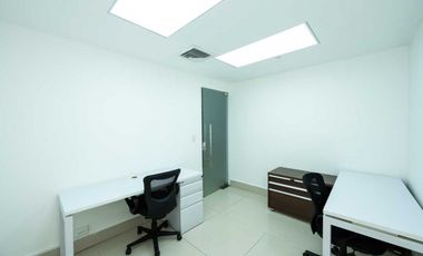 OFICINA EN AVENIDA BALBOA TORRE BICSA CON DIVISIONES AMOBLADA 199M2