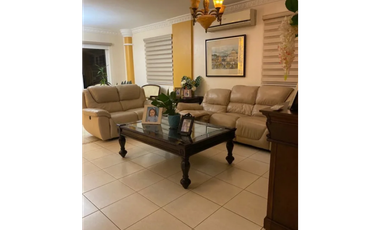 VILLA LUCRE / ALTOS SAN RAFAEL / 661M / 5 HABITACIÓN / 3 PARKING