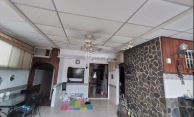 CONDADO DEL REY / 232M / 4 HABITACION / 5 BAÑOS / 2 NIVELES / TERRAZA