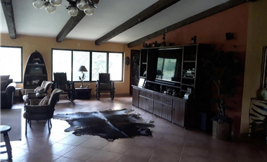 FINCA / UTIVE / 469 HECT. / CASA CON 6 HABITACIONES / FRENTE A LAGO