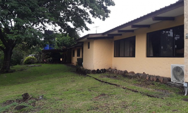 FINCA / UTIVE / 469 HECT. / CASA CON 6 HABITACIONES / FRENTE A LAGO