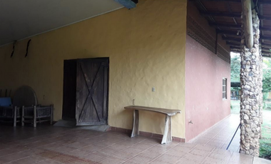 FINCA / UTIVE / 469 HECT. / CASA CON 6 HABITACIONES / FRENTE A LAGO