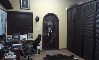 FINCA / UTIVE / 469 HECT. / CASA CON 6 HABITACIONES / FRENTE A LAGO