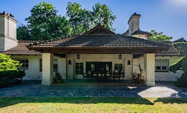 Quinta 6 ambientes en venta en Escobar con pileta