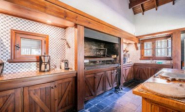 Quinta 6 ambientes en venta en Escobar con pileta