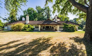 Quinta 6 ambientes en venta en Escobar con pileta