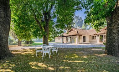 Quinta 6 ambientes en venta en Escobar con pileta