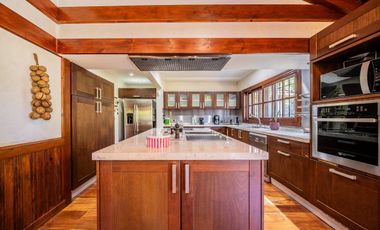 Quinta 6 ambientes en venta en Escobar con pileta