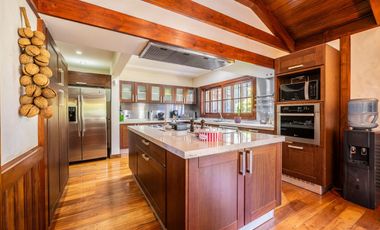 Quinta 6 ambientes en venta en Escobar con pileta