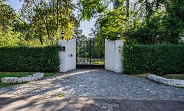 Quinta 6 ambientes en venta en Escobar con pileta