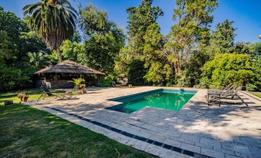 Quinta 6 ambientes en venta en Escobar con pileta