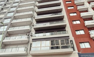 Departamento en venta c/ cochera en Centro