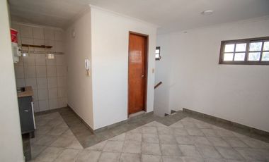 Departamento de 1 dormitorio en planta alta.