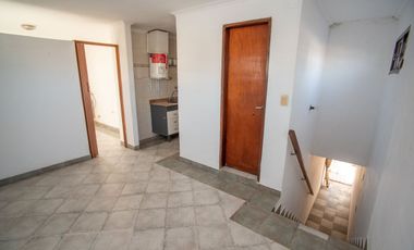 Departamento de 1 dormitorio en planta alta.