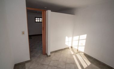 Departamento de 1 dormitorio en planta alta.