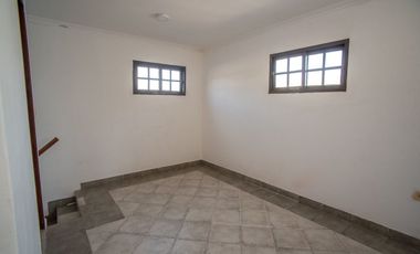 Departamento de 1 dormitorio en planta alta.