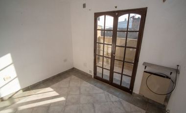 Departamento de 1 dormitorio en planta alta.