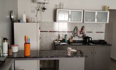 VENTA COMPLEJO DE 3 DEPARTAMENTOS EN CAPITAL