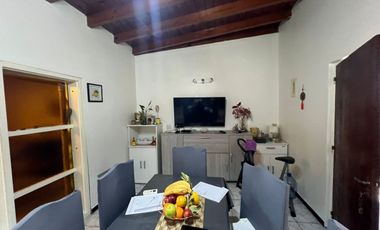 Departamento PB. 2 habitaciones, 2 baños. Capital