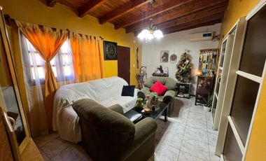 Departamento PB. 2 habitaciones, 2 baños. Capital