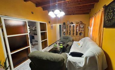 Departamento PB. 2 habitaciones, 2 baños. Capital