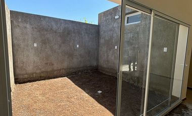 VENTA CASA REFACCIONADA. B° MENDOZA. VILLA KRAUSE.