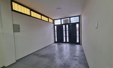 VENTA CASA REFACCIONADA. B° MENDOZA. VILLA KRAUSE.