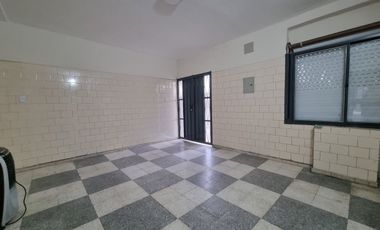 VENTA CASA REFACCIONADA. B° MENDOZA. VILLA KRAUSE.