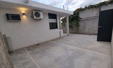 VENTA CASA REFACCIONADA. B° MENDOZA. VILLA KRAUSE.