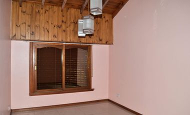 CASA 6 AMBIENTES EN VENTA MONTE GRANDE