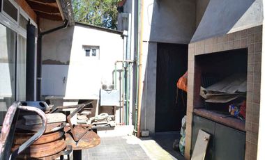 CASA 6 AMBIENTES EN VENTA MONTE GRANDE