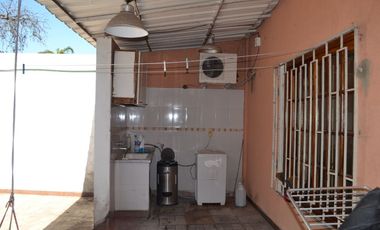 CASA 6 AMBIENTES EN VENTA MONTE GRANDE