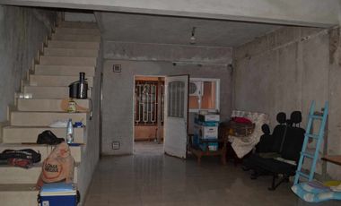 CASA 6 AMBIENTES EN VENTA MONTE GRANDE