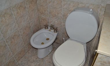 CASA 6 AMBIENTES EN VENTA MONTE GRANDE