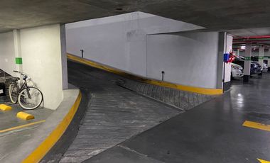 Venta cochera en Torre View Complejo al Río