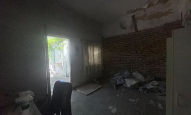 VENTA CASA A REFACCIONAR EN SAN MARTIN LOTE PROPIO