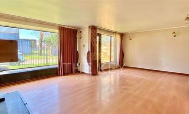 Casa en Arriendo en Javiera Carrera - Paula Jaraquemada