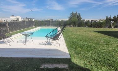 Casa 4 amb pileta venta Pueblos del Plata Hudson