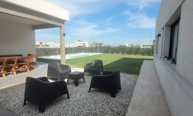 Casa 4 amb pileta venta Pueblos del Plata Hudson