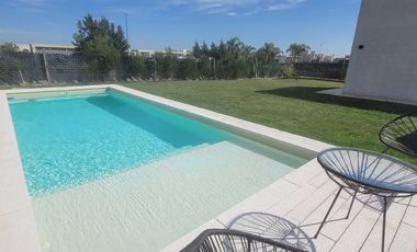 Casa 4 amb pileta venta Pueblos del Plata Hudson