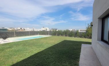 Casa 4 amb pileta venta Pueblos del Plata Hudson