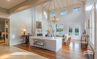 CASA EN VENTA EN ABRIL