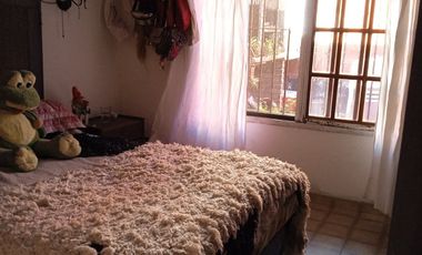 VENTA CASA 4 AMBIENTES + DEPTO EN BERAZATEGUI