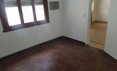 VENTA CASA 3AMBIENTES DON BOSCO COCHERA TERRAZA