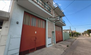 Venta de Edificio con 2 Galpones y 4 Departamentos