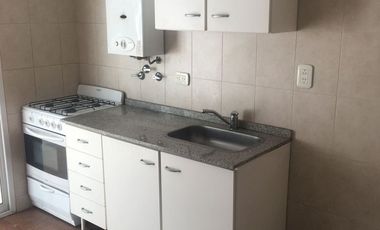 Venta de Edificio con 2 Galpones y 4 Departamentos