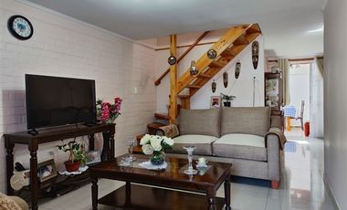 Casa en Arriendo en Arriendo Casa 4D 2B 1Est, Maipú