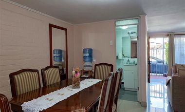 Casa en Arriendo en Arriendo Casa 4D 2B 1Est, Maipú